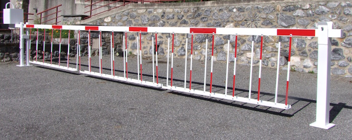 Barrière levante Toulon avec contrepoids et tablier Larg. 7m